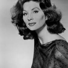 Jean Patchett's Instagram, Twitter & Facebook