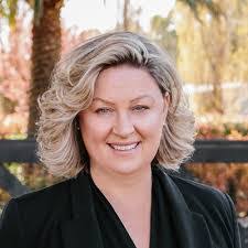 Debra Lawry's Instagram, Twitter & Facebook