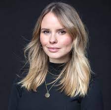 Elle est coinitiatrice, avec jacinthe veillette, de la charte québécoise pour une image corporelle saine et diversifiée. Lea Clermont Dion Photos Facebook