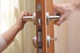 Information on interior door handles and locks internal doors don't usually lock but they do have the catch. The Best Door Handles And Knobs For Interiors Bob Vila