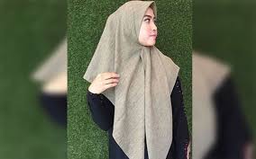 Punya personal style yang sensual, dj una semakin sering tunjukkan gaya terkini di instagram pribadi. Trending Terkini Tudung Gaya 2019 Free Malaysia Today Fmt