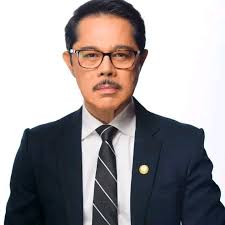 Happy 69th birthday to Christopher de Leon 🎂🎂🎂🍾🍾🍾🎂🎉🥂🎁🎀 He is  known for his roles in: 💟Gangs of Manila as Ramon 💟 Crocodile Whisperer  as Armando 💟 Love thy Woman as Adam 💟Two