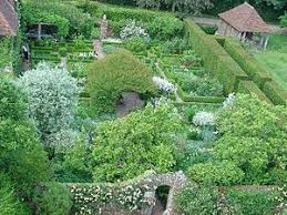 Public gardens are filled with interesting design choices, but when it comes to planning a garden at home, the possibilities can seem overwhelming. Garden Design Wikipedia