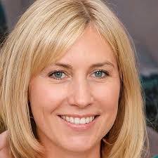 Melanie Cohen's Instagram, Twitter & Facebook