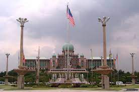 Putrajaya covers a vast sprawl of 4,931 hectares. File Prime Minister S Office Putrajaya Jpg Wikimedia Commons
