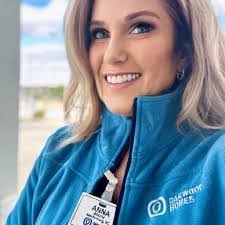 Anna Booth's Instagram, Twitter & Facebook