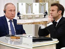 Dass russland begonnen habe, einzelne truppen von der grenze zur ukraine abzuziehen. Covid Conscious Or Power Play Why Putin Kept His Distance From Macron And Scholz Plainsmen Post