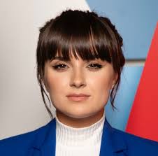 Baba legenda u okršaju bećarcima Nova tv, Provjereno, 1. 10. 2015. Piše:  Mato Barišić Povodom prekršajne prijave mladom bećaru iz Valpova zbog stiha  koji je uvrijedio mladu policajku pronašli smo bećarušu Katu