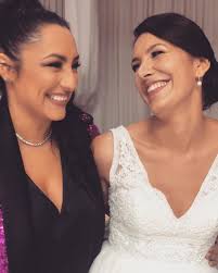 57 less than a minute. Gestul FÄƒcut De Andra DupÄƒ Ce AceastÄƒ MireasÄƒ È™i A Dorit Enorm SÄƒ Ii Cante Artista La NuntÄƒ Ce A Transmis SoÈ›ia Lui MÄƒruÈ›Äƒ Impact