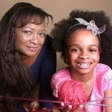 Deidre Pennington's Instagram, Twitter & Facebook