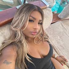 Maddie (@_maddiebray)