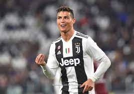 في العادة يستعد يوفنتوس للاحتفال بالتتويج باللقب قبل الجولة الأخيرة من موسم الدوري الإيطالي، لكنه في الموسم الحالي، يواجه إمكانية الغياب عن دوري أبطال أوروبا للمرة. Ø±ÙˆÙ†Ø§Ù„Ø¯Ùˆ Ø£ÙØ¶Ù„ Ù„Ø§Ø¹Ø¨ ÙÙŠ Ø§Ù„Ø¯ÙˆØ±ÙŠ Ø§Ù„Ø¥ÙŠØ·Ø§Ù„ÙŠ