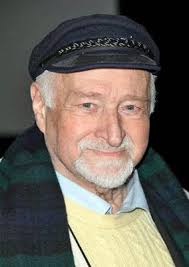 Mario Fratti's Quartet: Symmetry and Equality in Four Movements