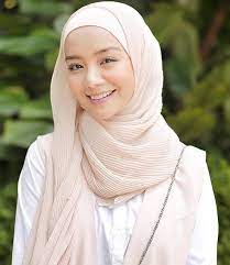The most popular malaysian actress and lawyer mira filzah's lifestyle and biography video by fk creation 2020 #mirafilzah #lifestyle #fkcreation like. Mira Filzah Biography Net Worth 2020