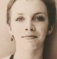 HAPPY BIRTHDAY ANNIE LENNOX🎂 DECEMBER 25, 1954 63 YRS OLD 🎙️🎶🎶🎶