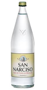 San Narciso Buena Agua Con Gas Aunque Es Una Lastima El Packaging Sparkling Water Bottle Sparkling Water Water Bottle