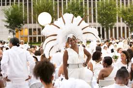 Make sure to get white linen should the color of your tables and chairs not be white! Diner En Blanc Nyc 2019 Guide With Everything You Need