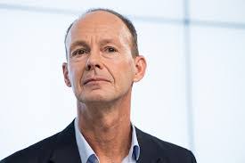 Robert Ringe's Instagram, Twitter & Facebook