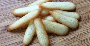 Mini Langues De Chat Salees Au Parmesan Recette Langue De Chat Alimentation Recette