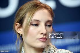 1,139 Julia Roy Stock Photos, High-Res Pictures, and Images