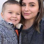 Autumn Snell's Instagram, Twitter & Facebook