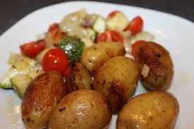 Basisches Gemusegericht Mit Kartoffeln Und Mediterranem Gemuse Basische Ernahrung Ernahrung Basische Nahrungsmittel
