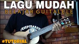 G d em g entah ada angin apa c bm am d kau berdiri di sana g d em g berhenti aliran darahku c bm am d kau menatap mataku. Husmanss Chord Cantik Hari Ini