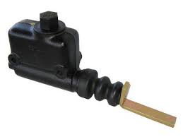 Initially, at low pressure the hydraulic fluid passes through the booster and begins to pressurize the wheel cylinders moving the brake shoes out to the drums. Titan Dico Model 10 20 Disc Brake Master Cylinder 4747100 Pacific Trailers