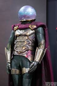 Mysterio calls his costume ridiculous at some point, but it's really detailed. Spider Man Far From Home Costume Photos Spiderman Cosplay Superhero Cosplay Spiderman