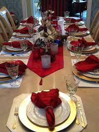 These christmas table settings include festive centerpiece, tablecloth and accent ideas that will add sparkle to your evening and impress everyone at the table. Photo Uploader For Pinterest Christmas Table Decorations Gold Table Decorations Red And Gold Christmas Table