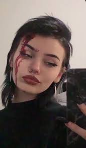 Julia Constantine (juliarose006)