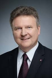 Christian Zenger's Instagram, Twitter & Facebook