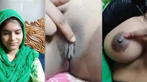 Leaked Desi MMS! A Hijabi Paki girl showing off her boobs and pussies |  AREA51.PORN
