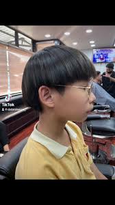 Louis Barber Thonburi Market