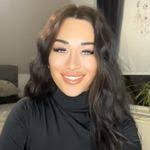 Kelly Kroft's Instagram, Twitter & Facebook