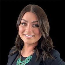 Gina Pio's Instagram, Twitter & Facebook