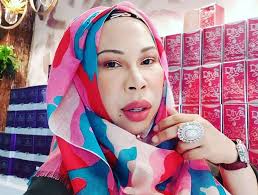 Siapa yang tak kenal dengan dato seri vida. After Fake Diamonds Saga Cosmetics Tycoon Vida To Sue Haters On Social Media
