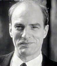 Simon Kunz's Instagram, Twitter & Facebook