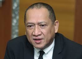Mohamed nazri abdul aziz, minister of tourism, malaysia. Keputusan Sarawak Selari Dengan Kementerian Nazri Aziz