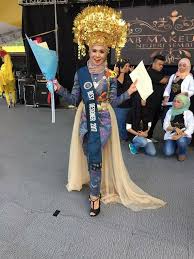 Berbaju dress panjang dan dikenakan. Persalinan Puteri Perak Jika Andaman Iza De Beauty Facebook