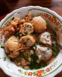 Hal ini dikarenakan warung tersebut menyediakan menu yang spesial. 22 Bakso Terenak Di Malang Yang Harus Kamu Coba