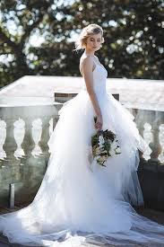 Okay These No Veil Wedding Looks Are Breathtaking Wedding Dresses Sydney Wedding Dresses Romantic Wedding Dress Couture