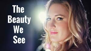 Lindsey Harper's Instagram, Twitter & Facebook