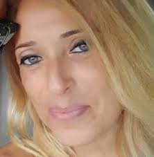 Andrea Nicole è la nuova tronista del programma trash di Canale5  Uomini&donne, condotto da Maria De Filippi. Scopo della trasmissione, è  noto ormai, è quello far conoscere a chi “siede sul trono”,