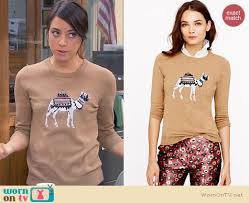 In the season two episode the camel when pawnee city hall looks for a new mural. Wornontv April S Beige Camel Sweater On Parks And Recreation Aubrey Plaza Clothes And Wardrobe From Tv