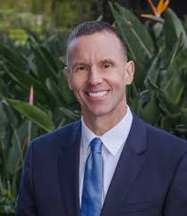 Tom Kearin's Instagram, Twitter & Facebook