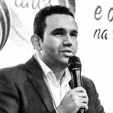 João Azevêdo pede inclusão de 12 obras entre projetos do novo PAC