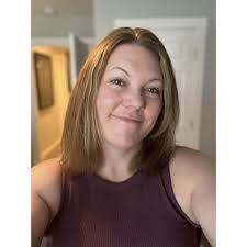 Emma Mcintire's Instagram, Twitter & Facebook