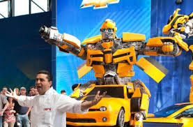 Halley lawrence | sep 26, 2014. Foodista The 2 000 Pound Bumblebee Cake By Buddy Valastro Is A Transforming Treat