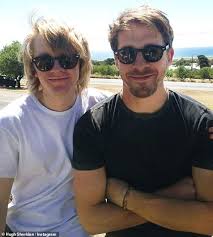 Camera icon hugh sheridan and his dad denis share a drink during his fringe show. Actor Hugh Sheridan Reveals His Own Mental Health Struggles Daily Mail Online